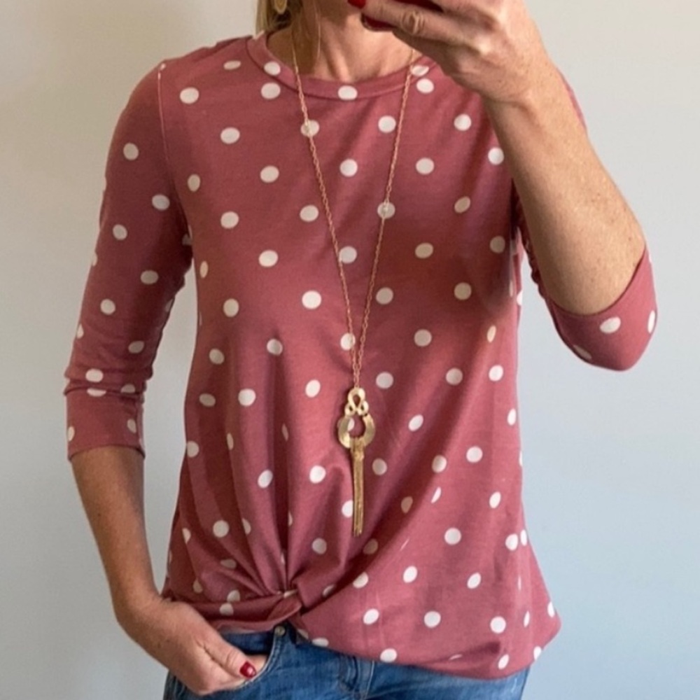 Mauve & White Polka Dot 3/4 Sleeve Top - Picture 2 of 6